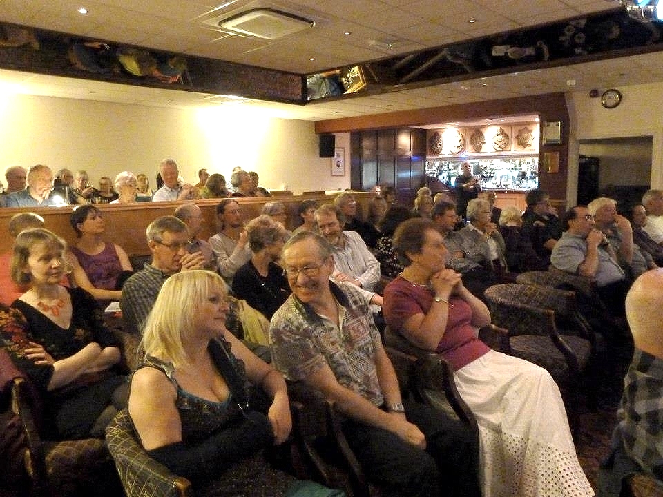 Sale Folk Club - Full House Ildanach